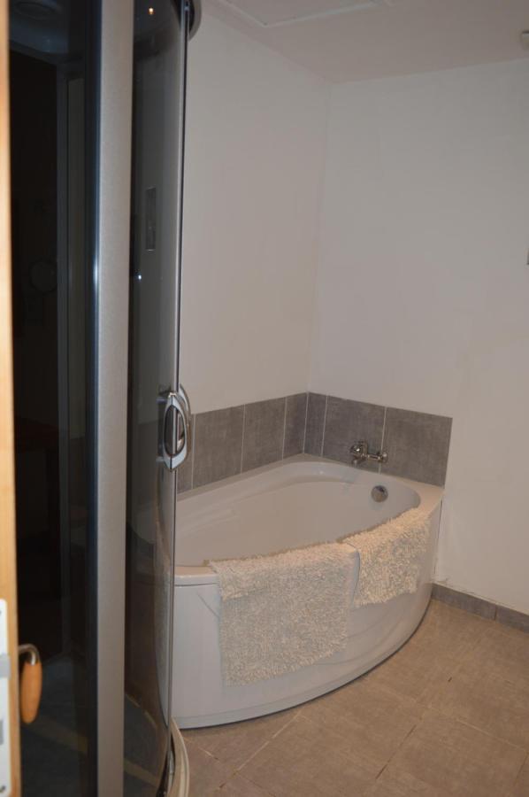 Appartement Le Studio à Azille Extérieur photo
